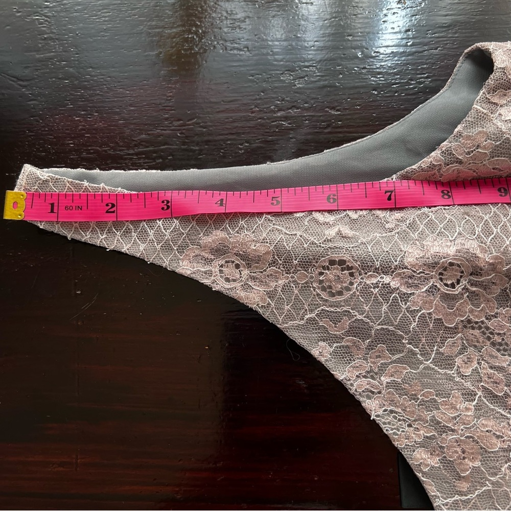 Dana Buchman Light Pink Lace Over Gray Tank Top. Size 12 - Picture 9 of 9